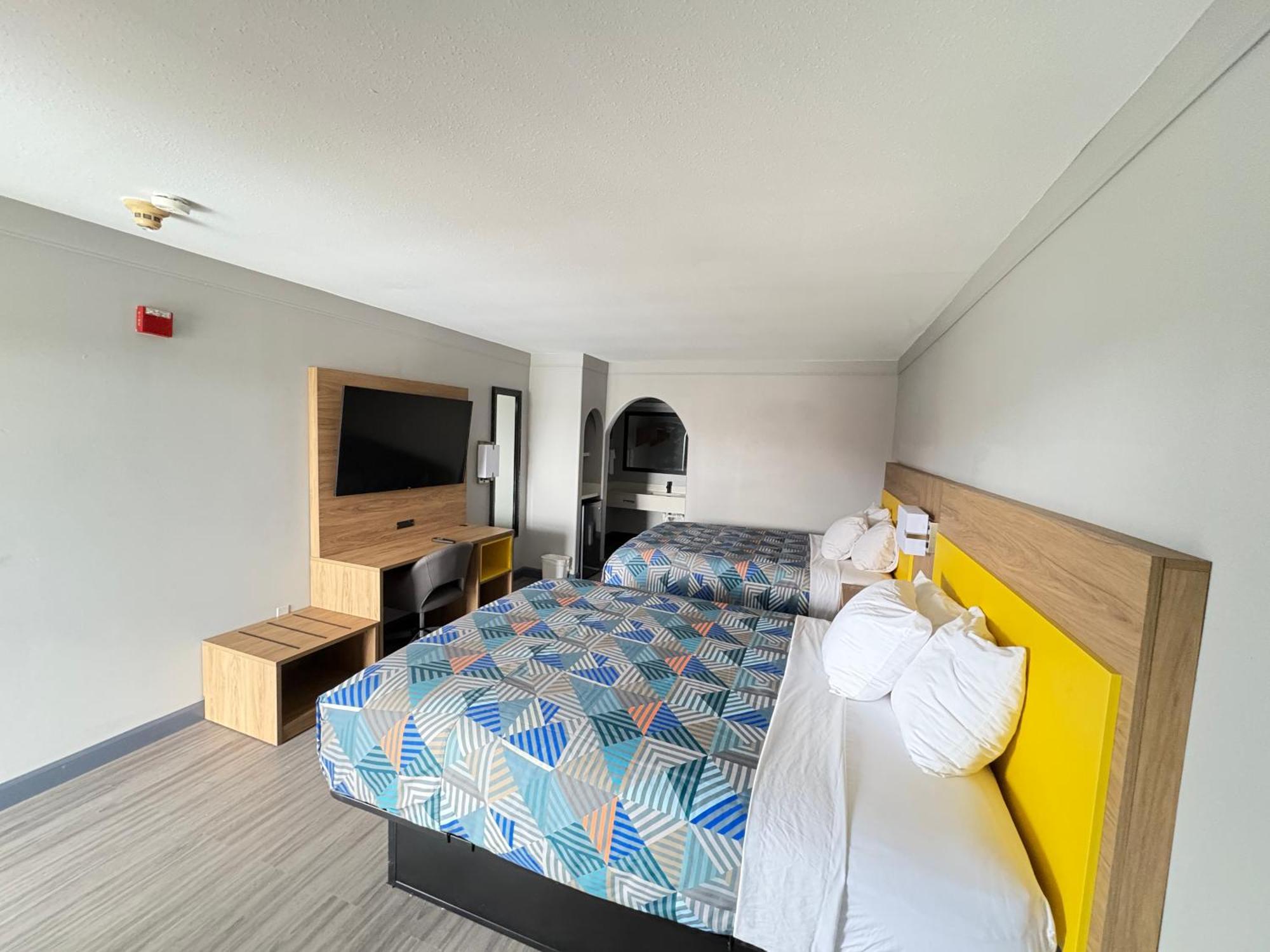 Days Inn By Wyndham غونزاليس المظهر الخارجي الصورة